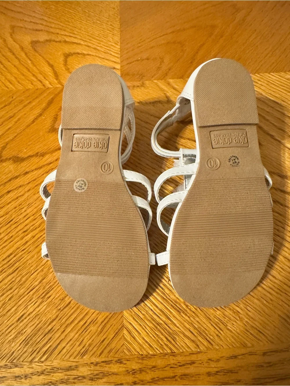 Okie Dokie White Girls' Strappy Pearl Flower Sandals - Kids Shoes